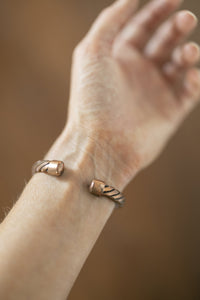 Kopero Copper Bracelet Twisted, detail photo of the open ends of the cuff