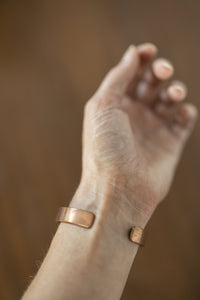 Kopero Copper Bracelet Smooth, detail photo of the open ends of the cuff
