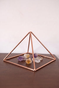 Kopero Copper Pyramid Energizer Smooth Small (14.56 cm) above amethyst and citrine